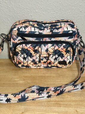 Lug Carousel Crossbody in Palm Sunset